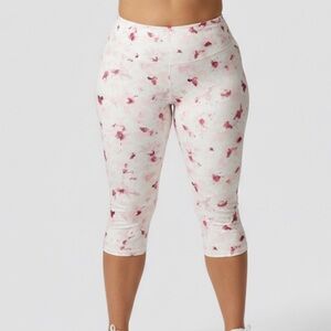 😍SHOW SPECIAL - ATHLETIC WORKS White and Pink Floral 18” Capri Leggings Sz Large